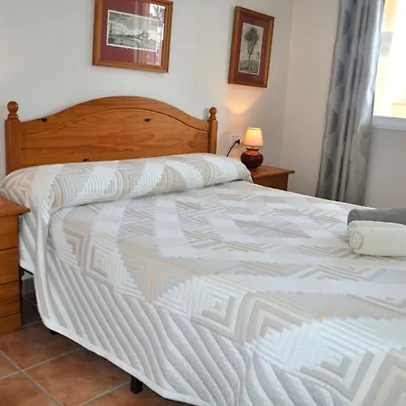 Appartement Dania, 2 By Bookindenia *