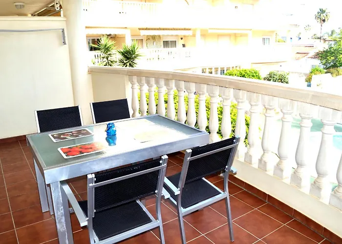 Dania, 2 By Bookindenia * Dénia